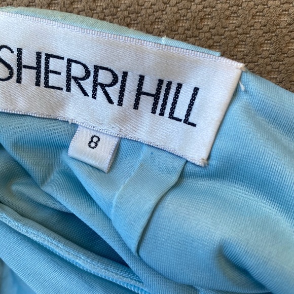 Size 8 Sherri Hill prom dress - Picture 3 of 7